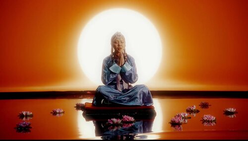 Дуучин Г.Эрдэнэчимэг Дарь эхийн дүрд хувирчээ